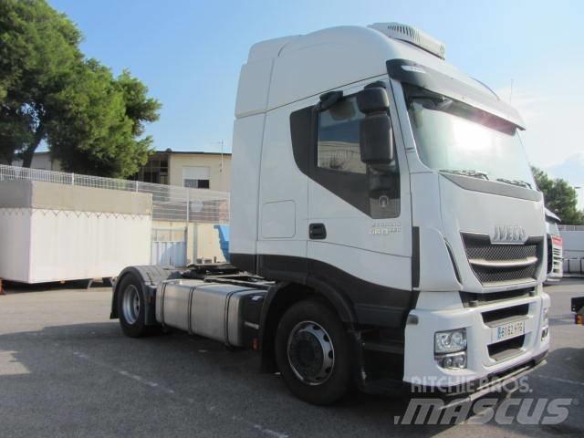 Iveco AS 440 S46 وحدات الجر