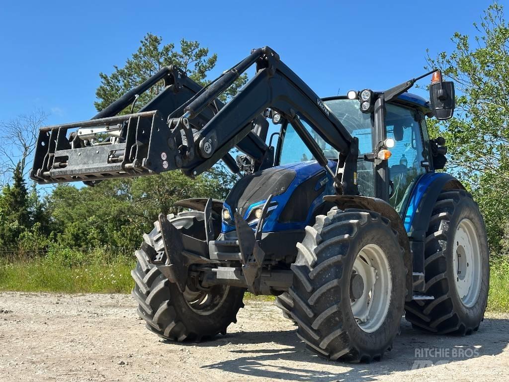 Valtra G 135 Versu الجرارات
