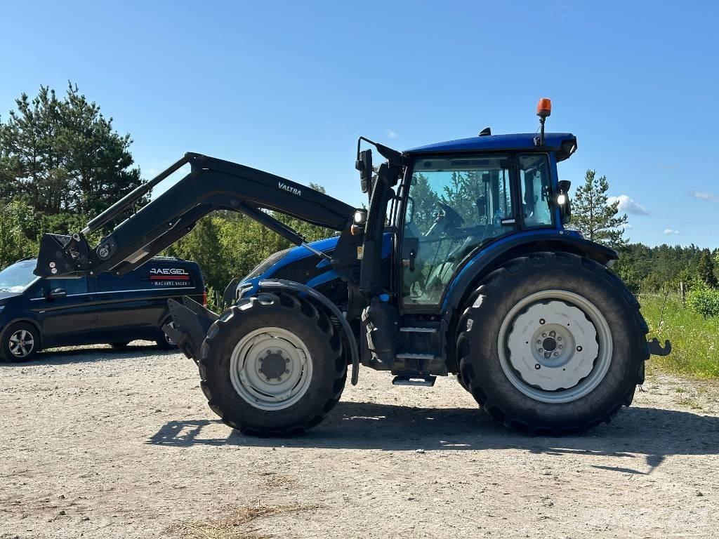 Valtra G 135 Versu الجرارات