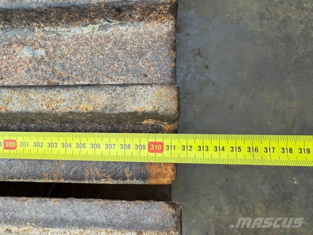 CAT 319DL حفارات زحافة