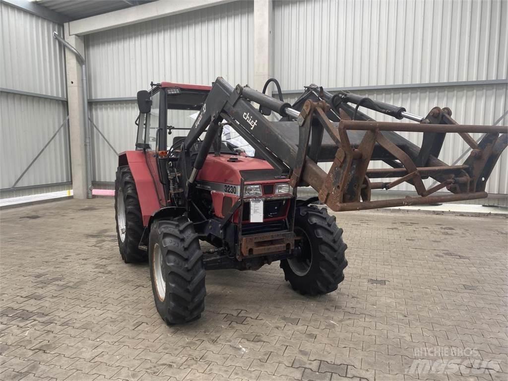 Case IH 3230 الجرارات