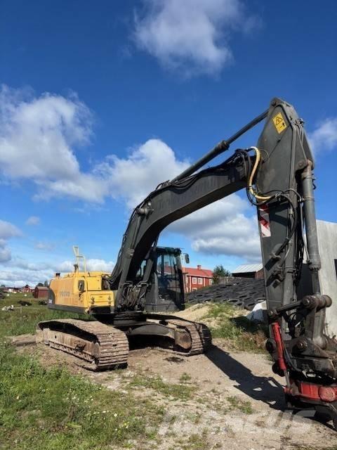 Volvo BM Ec 240 حفارات زحافة