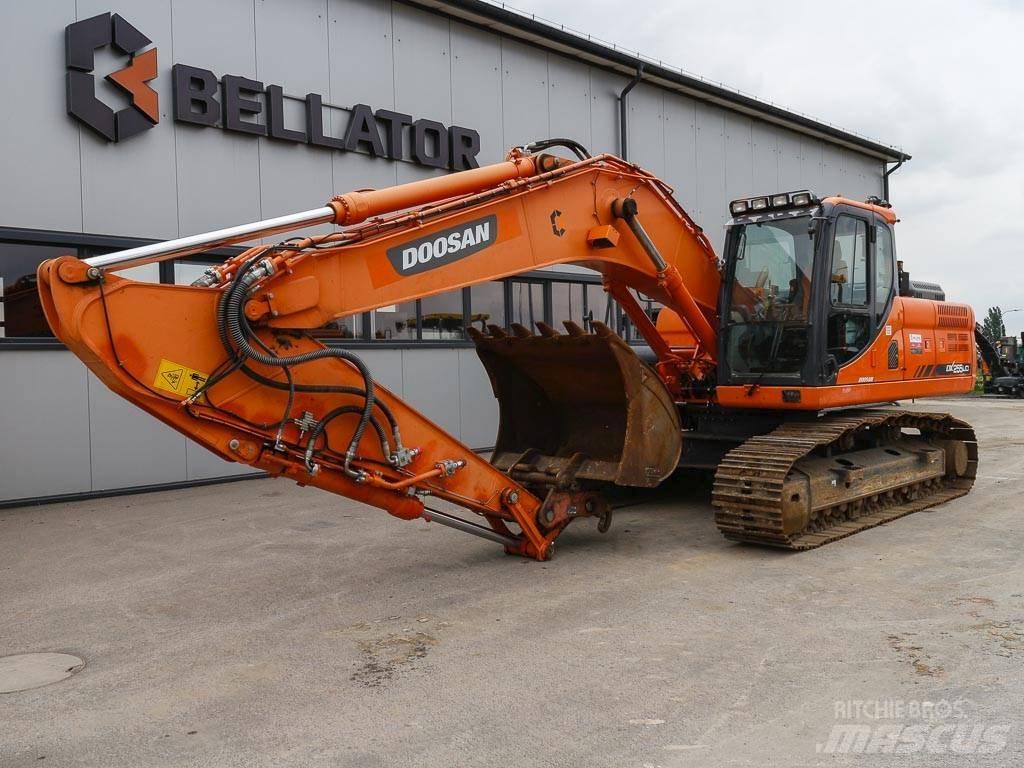 Doosan DX 255 LC-3 حفارات زحافة