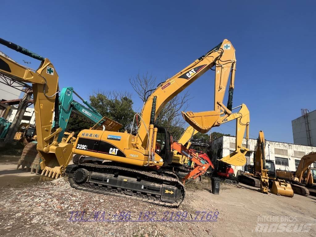 CAT 320C حفارات زحافة
