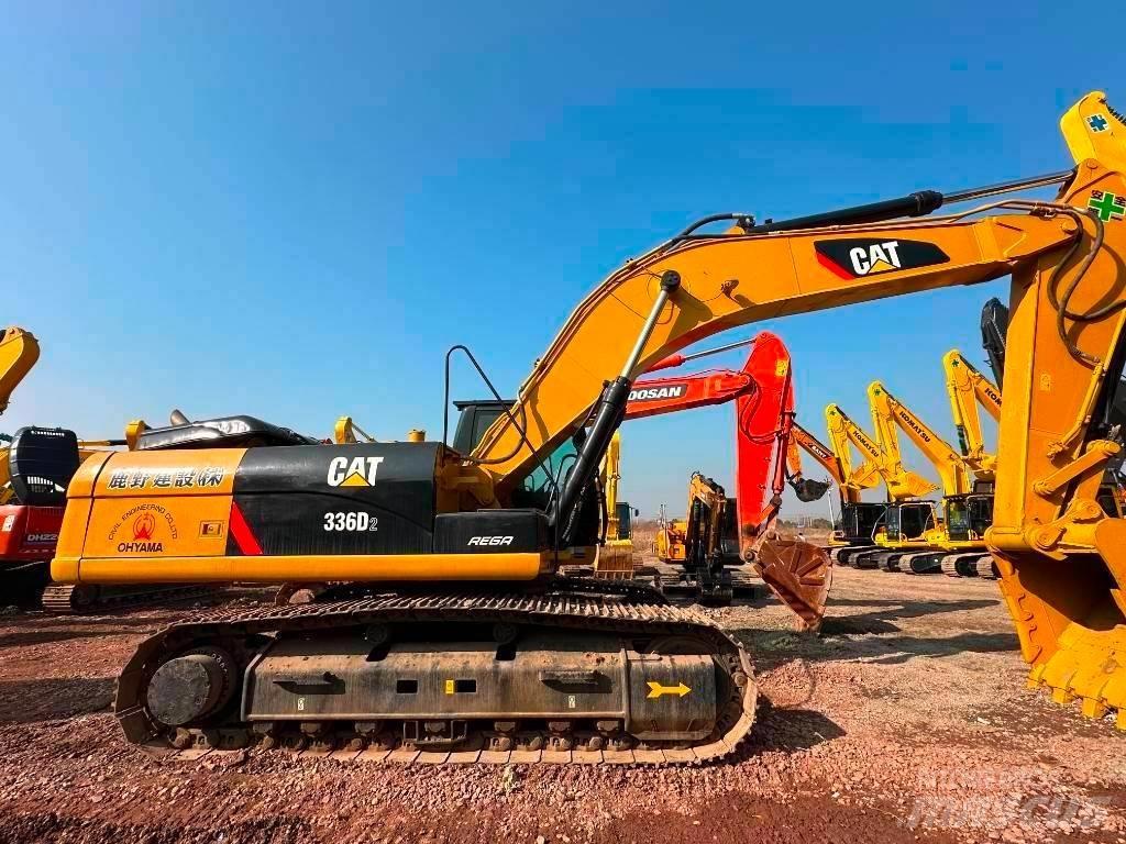 CAT 336 D2 حفارات زحافة