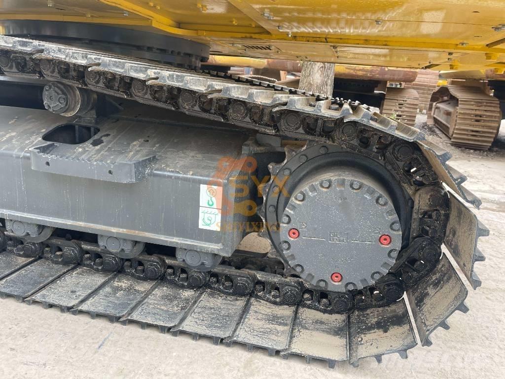 Komatsu PC 200 حفارات زحافة
