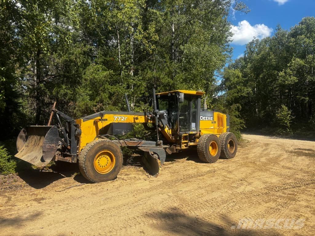 John Deere 772 G معدات تمهيد الطرق