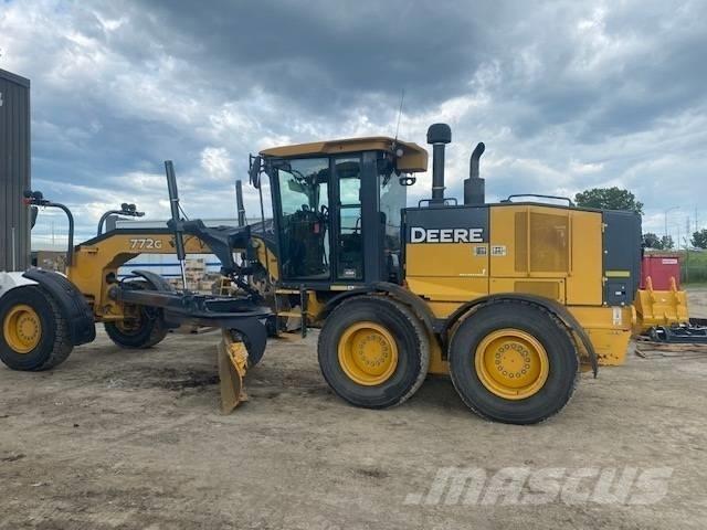 John Deere 772 G معدات تمهيد الطرق