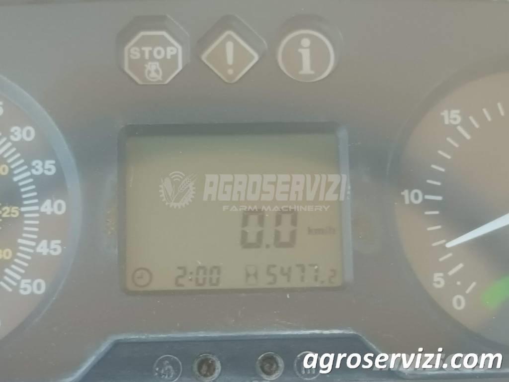 John Deere 6210 الجرارات