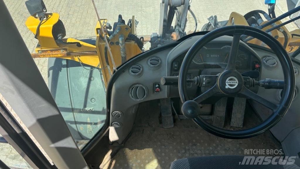 Volvo BM L 70H لوادر بعجل