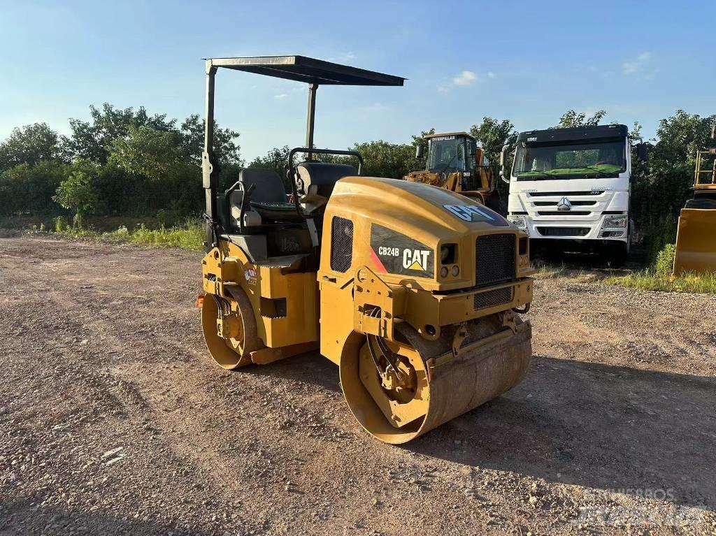 CAT CB 24 B مداحل ثنائية الاسطوانة
