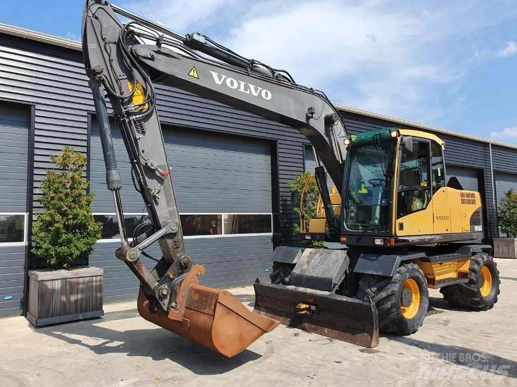 Volvo EW160C حفارات بعجل