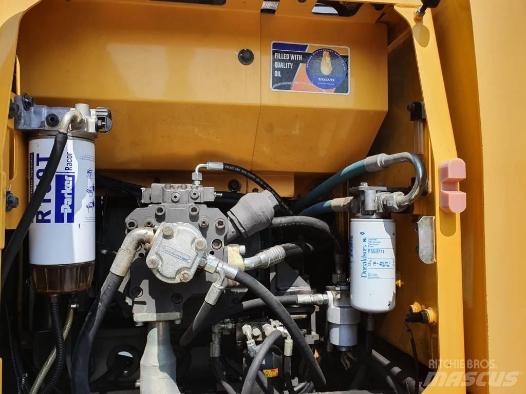 Volvo EW160C حفارات بعجل