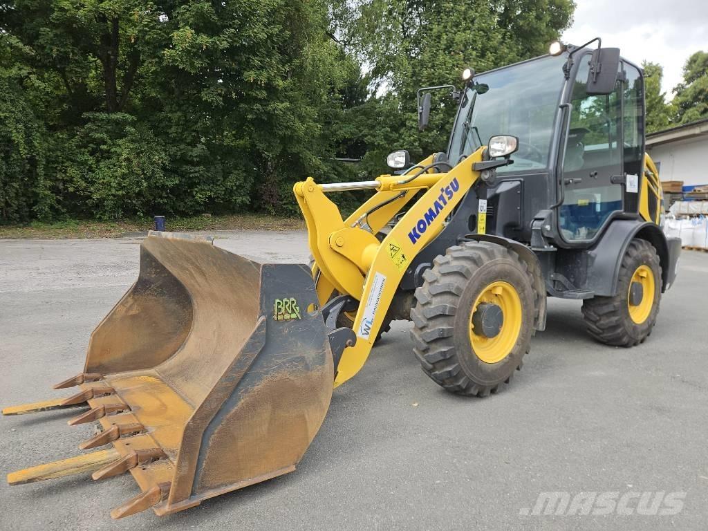 Komatsu WA 70 M-8 لوادر بعجل