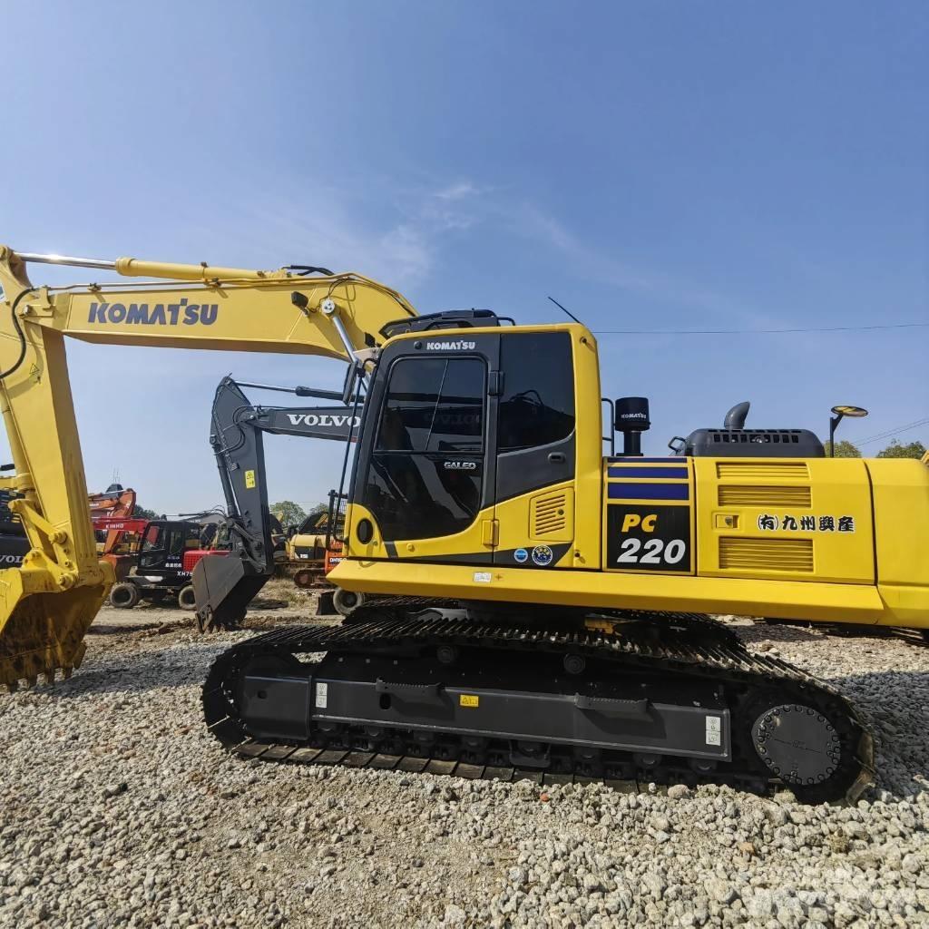 Komatsu PC 220-8 حفارات زحافة