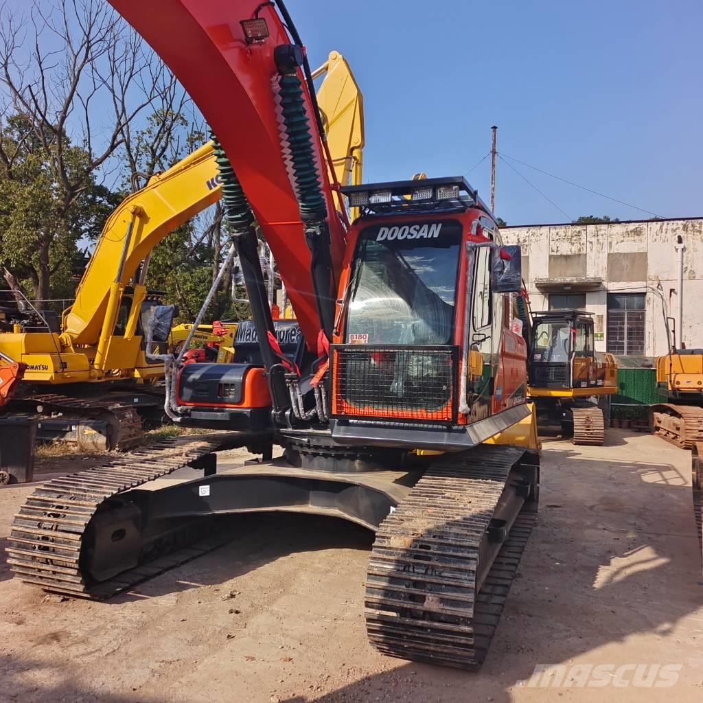 Doosan DX 300 LC حفارات زحافة