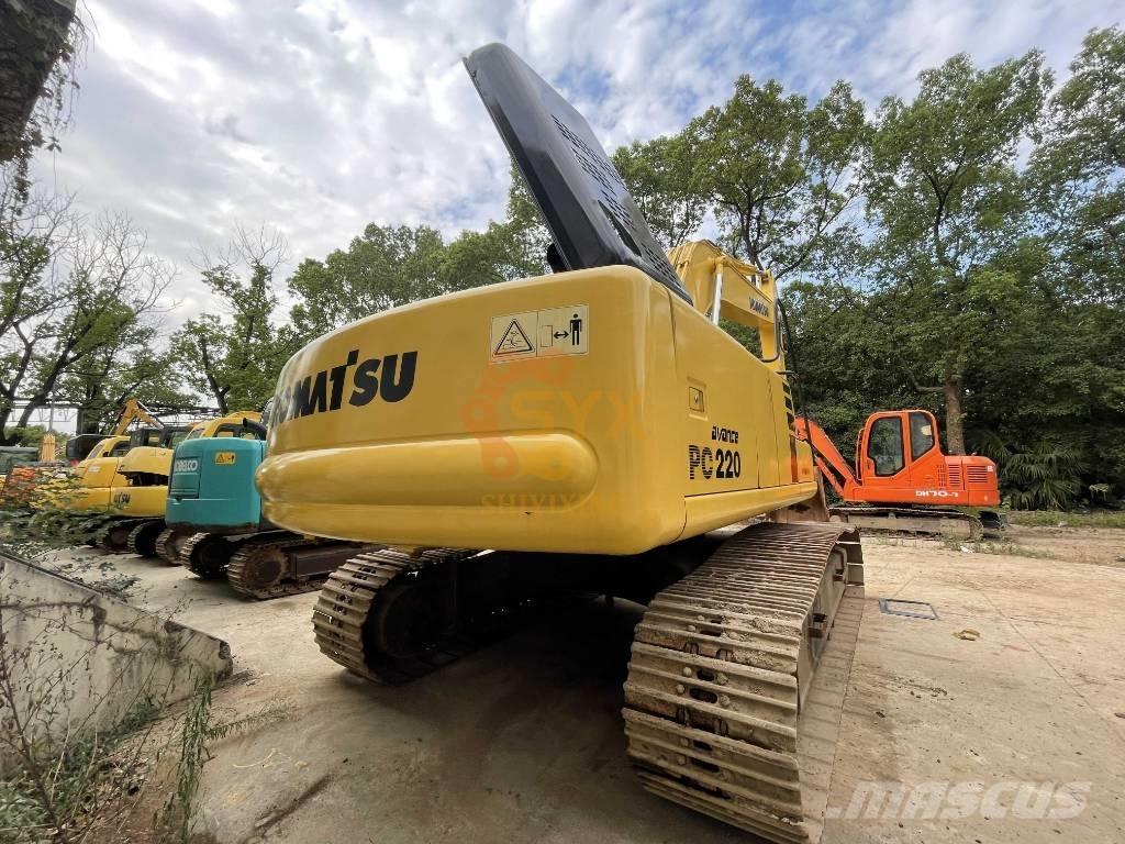 Komatsu PC 220-6 حفارات زحافة