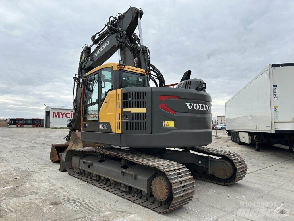 Volvo ECR235EL حفارات زحافة