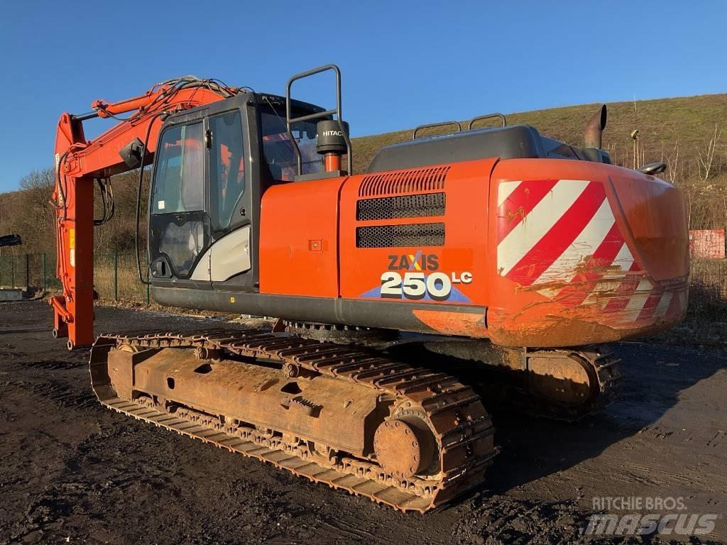Hitachi ZX 250 LC-6 حفارات زحافة