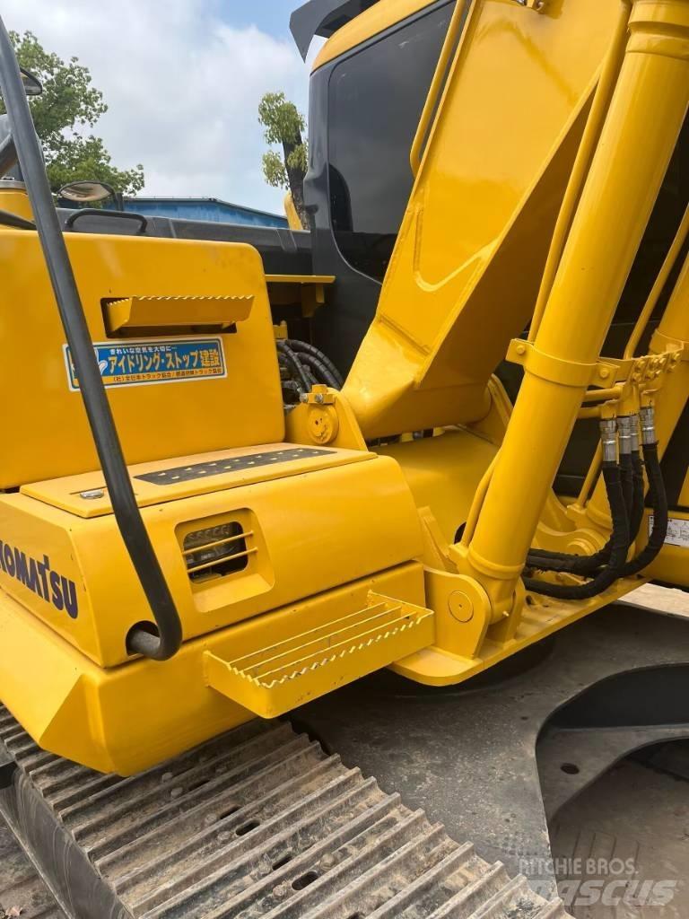 Komatsu PC130 حفارات زحافة