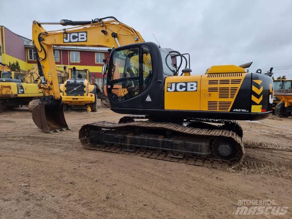 JCB JS 210 LC حفارات زحافة
