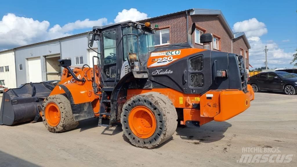 Hitachi ZW 220-6 لوادر بعجل