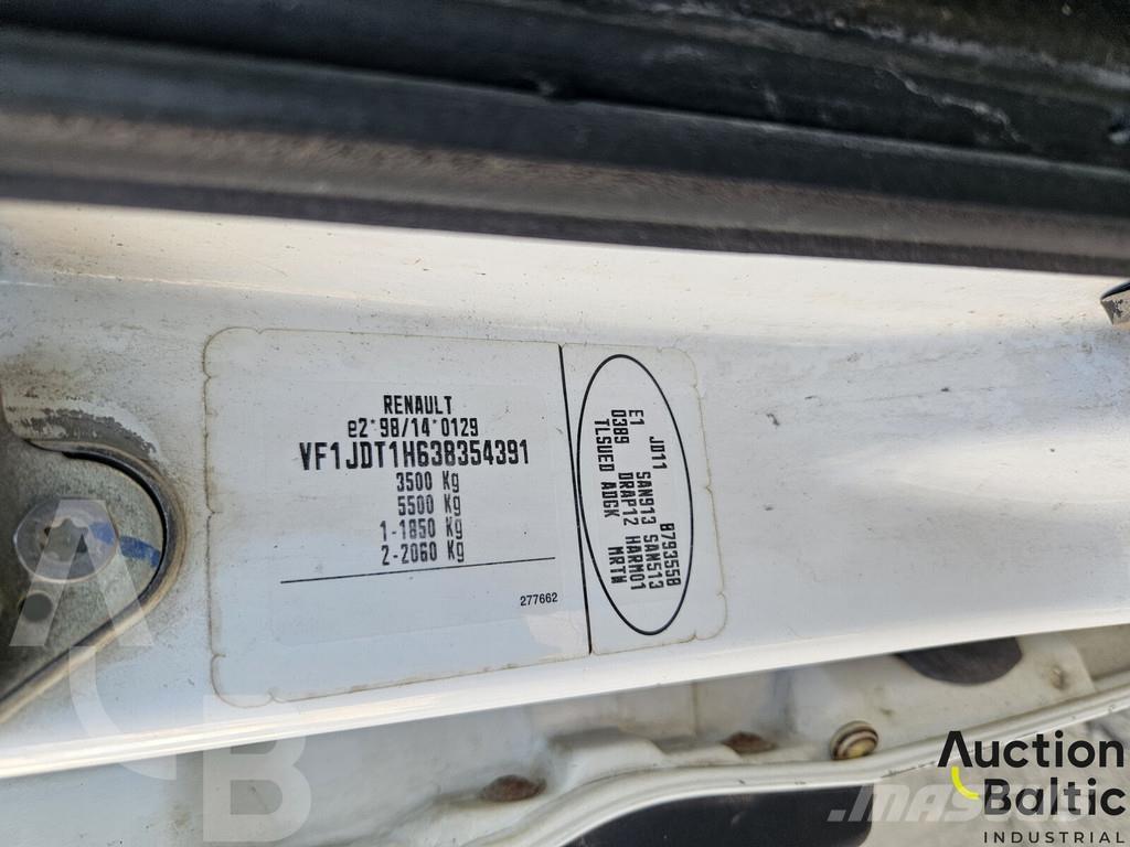 Renault Master سيارات