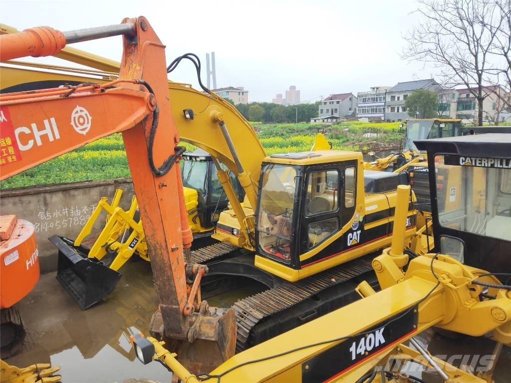CAT 320B حفارات زحافة
