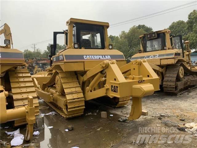 CAT D 7 H بلدوزرات مجنزرة