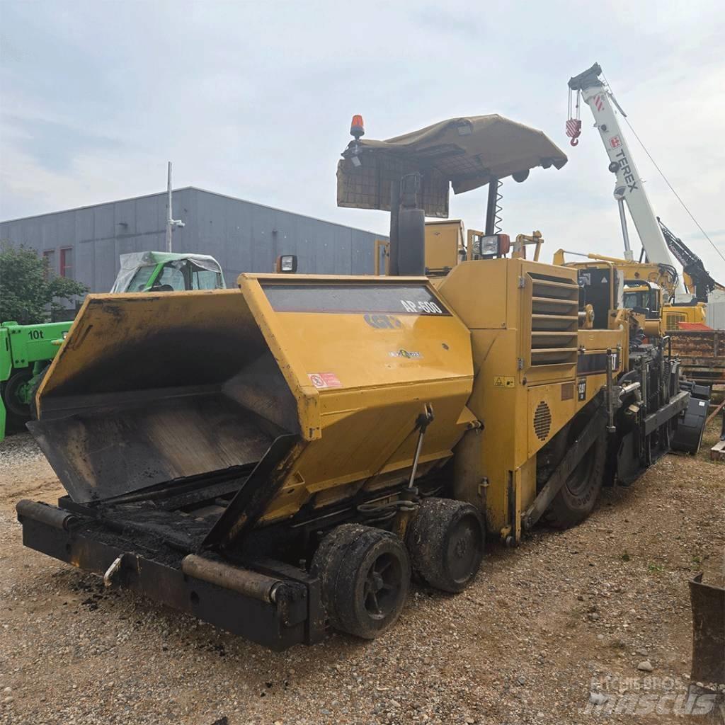 CAT AP600 معدات السفلتة