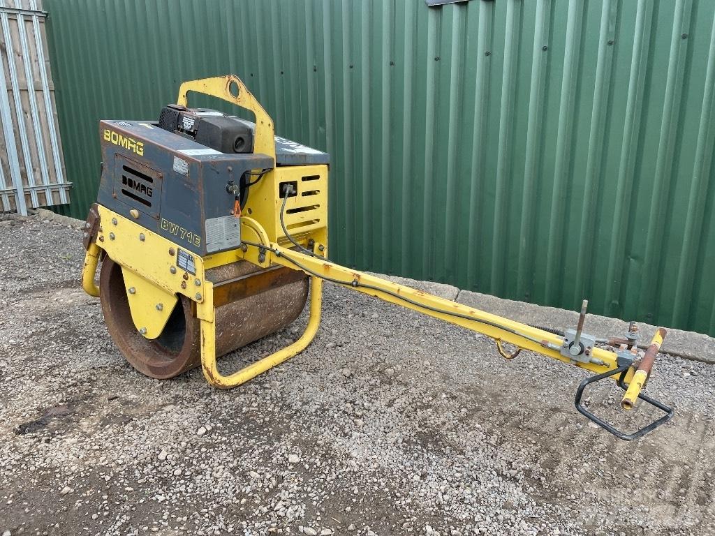 Bomag BW 71 E مداحل أحادية الأسطوانة