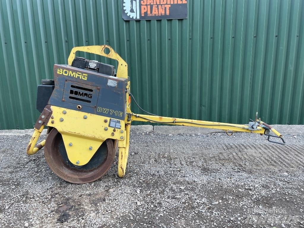 Bomag BW 71 E مداحل أحادية الأسطوانة