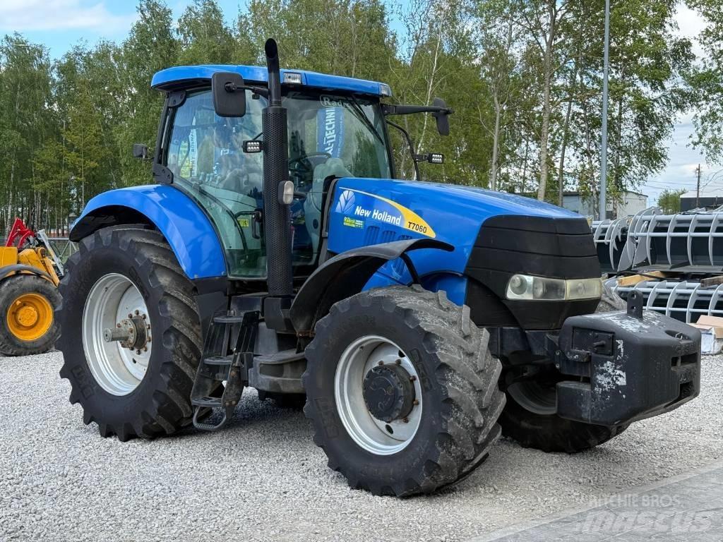 New Holland T 7060 الجرارات