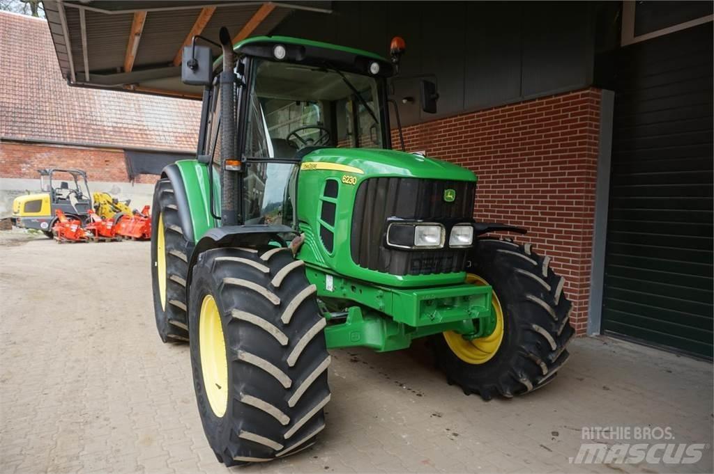 John Deere 6230 الجرارات