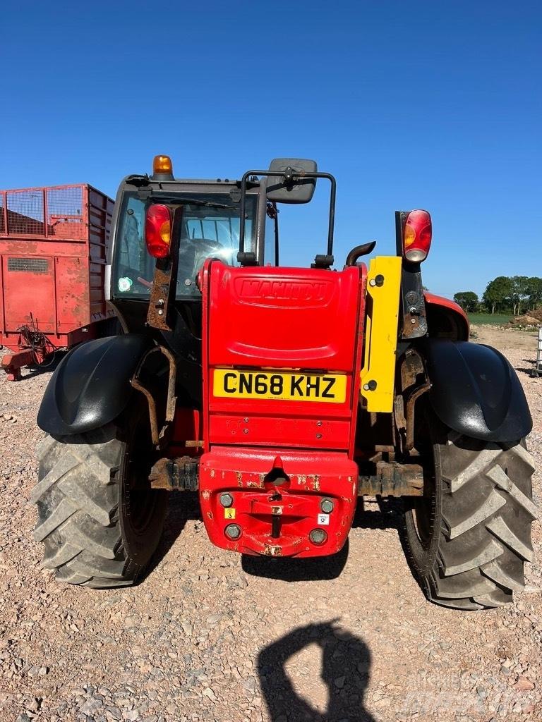 Manitou MT 835 مناولات متداخلة