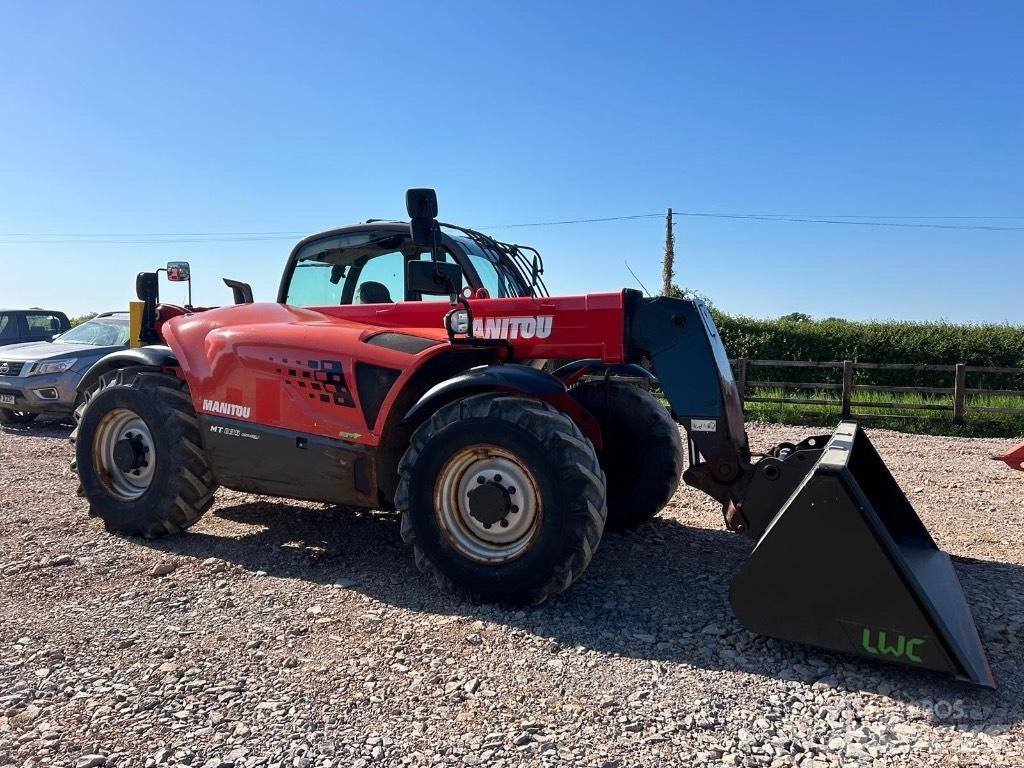 Manitou MT 835 مناولات متداخلة
