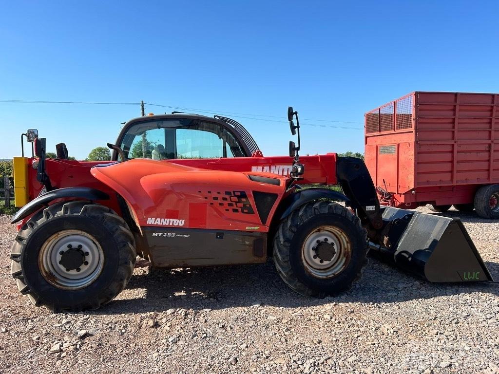 Manitou MT 835 مناولات متداخلة