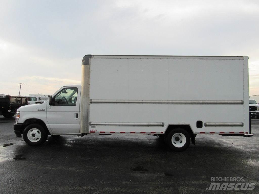 Ford E-350 شاحنات ذات هيكل صندوقي