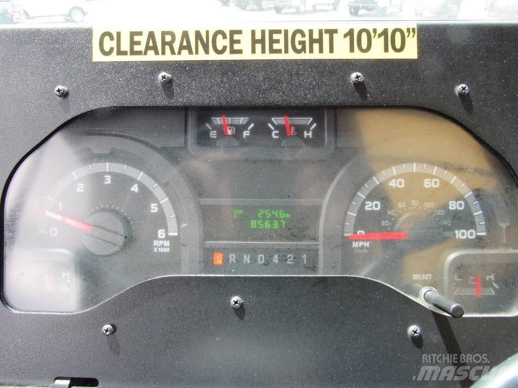 Ford E-450 شاحنات ذات هيكل صندوقي