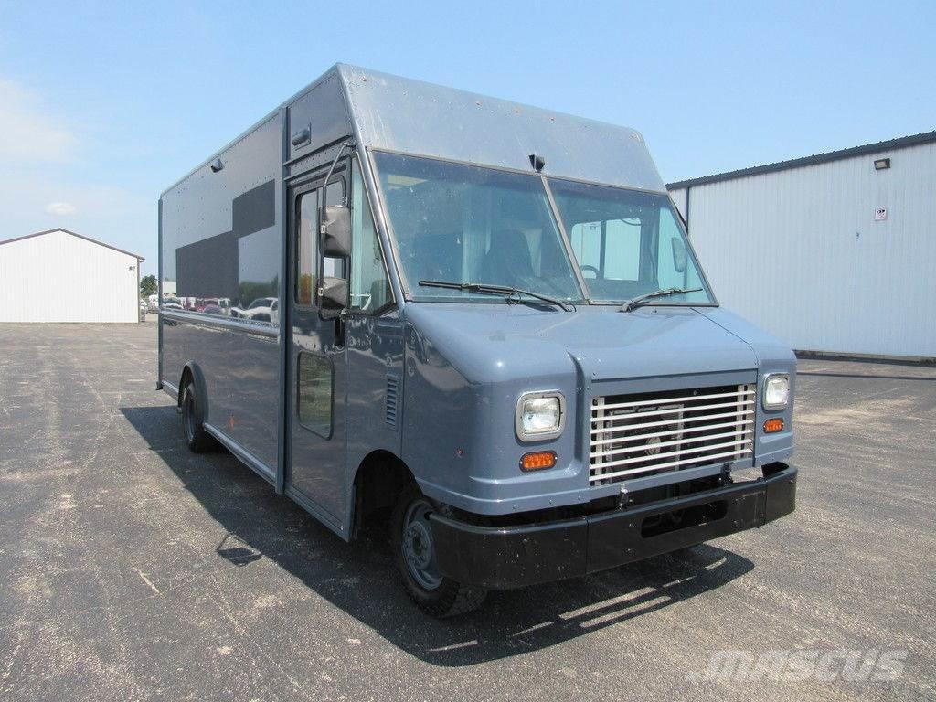 Ford E-450 شاحنات ذات هيكل صندوقي