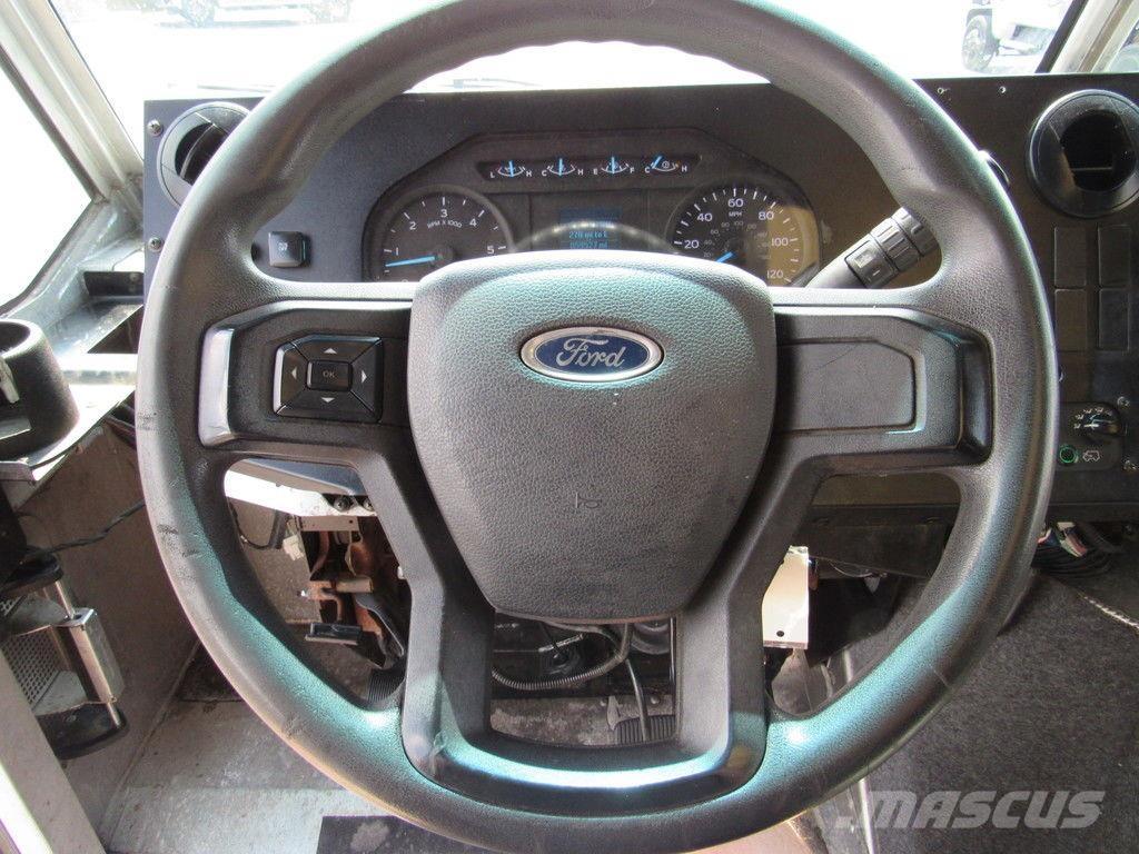 Ford E-450 شاحنات ذات هيكل صندوقي