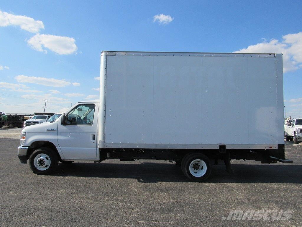 Ford E-450 شاحنات ذات هيكل صندوقي