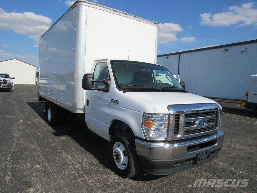 Ford E-450 شاحنات ذات هيكل صندوقي