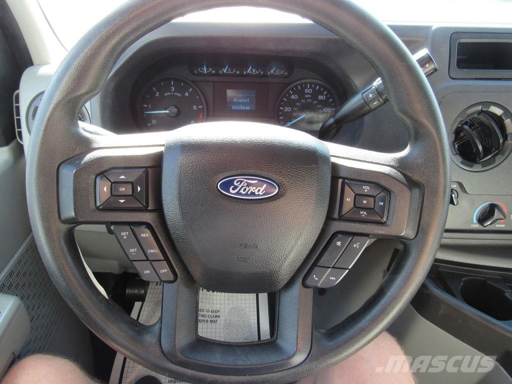 Ford E-450 شاحنات ذات هيكل صندوقي