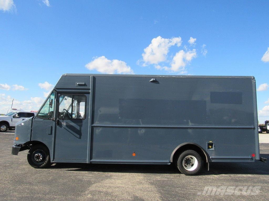 Ford E-450 شاحنات ذات هيكل صندوقي