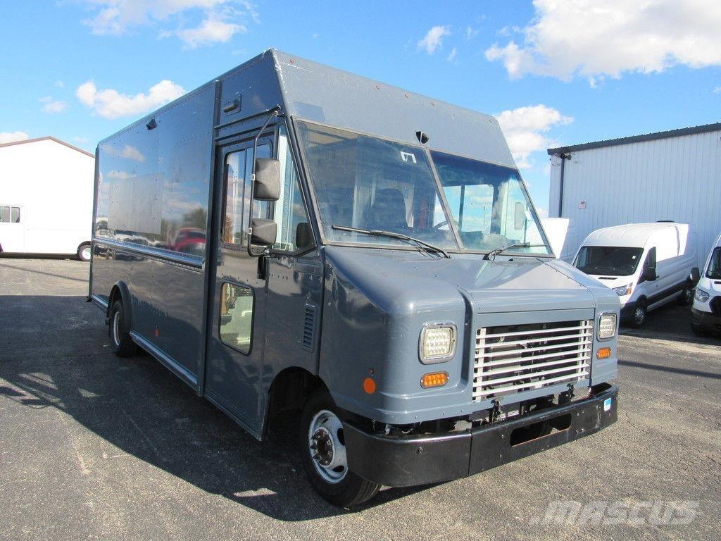 Ford E-450 شاحنات ذات هيكل صندوقي