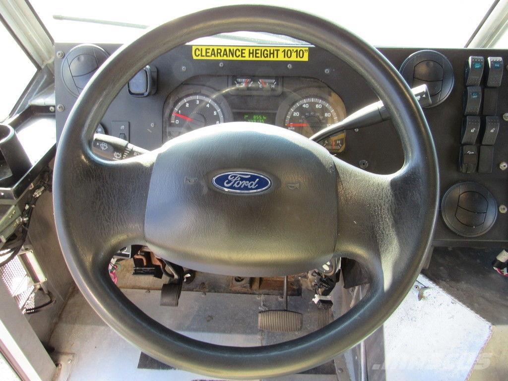 Ford E-450 شاحنات ذات هيكل صندوقي