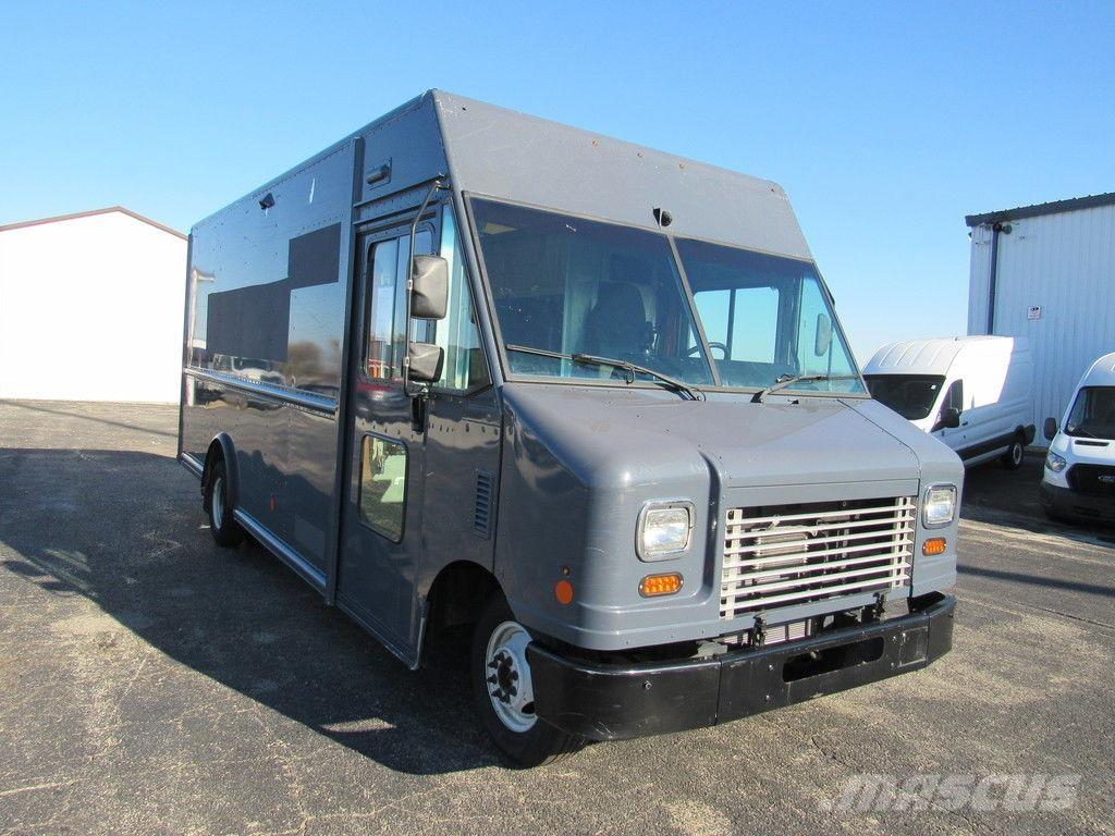 Ford E-450 شاحنات ذات هيكل صندوقي
