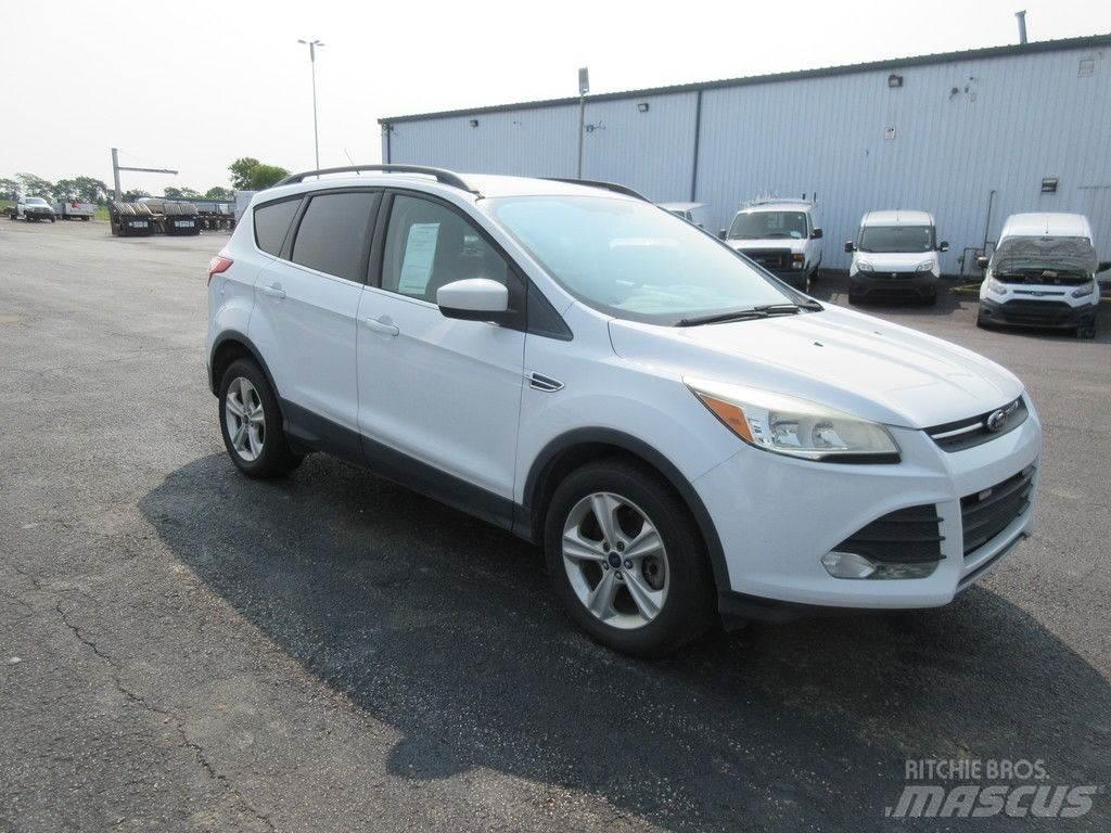 Ford Escape سيارات