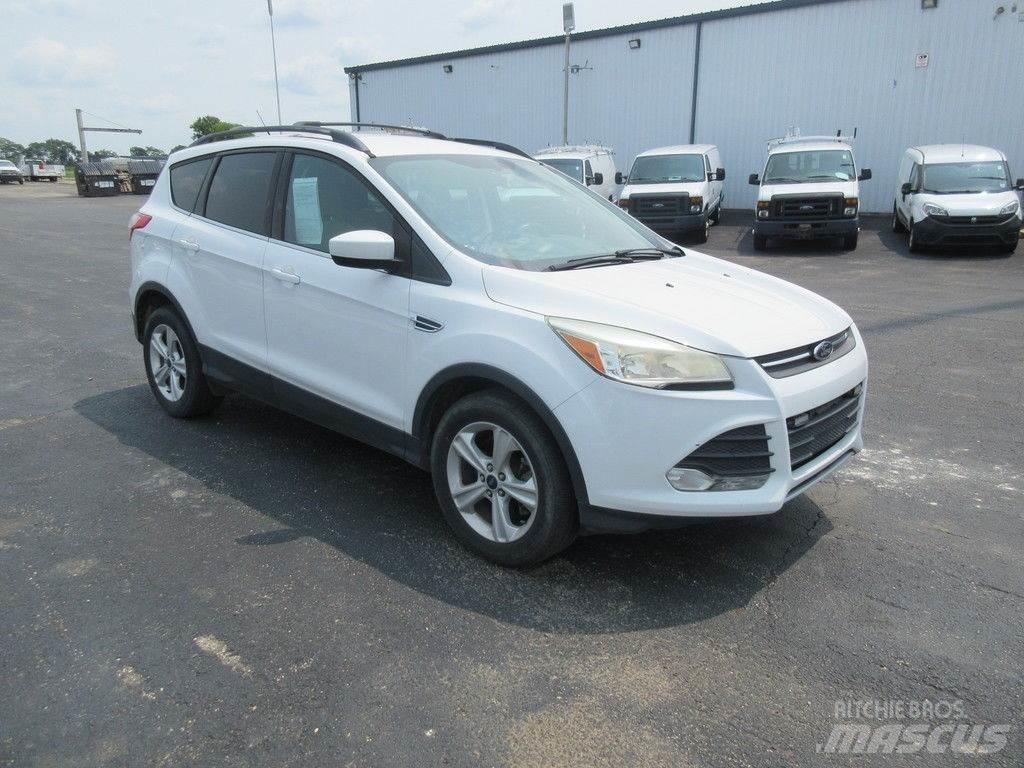 Ford Escape سيارات